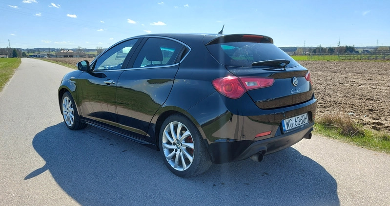 Alfa Romeo Giulietta cena 35800 przebieg: 216000, rok produkcji 2013 z Garwolin małe 211